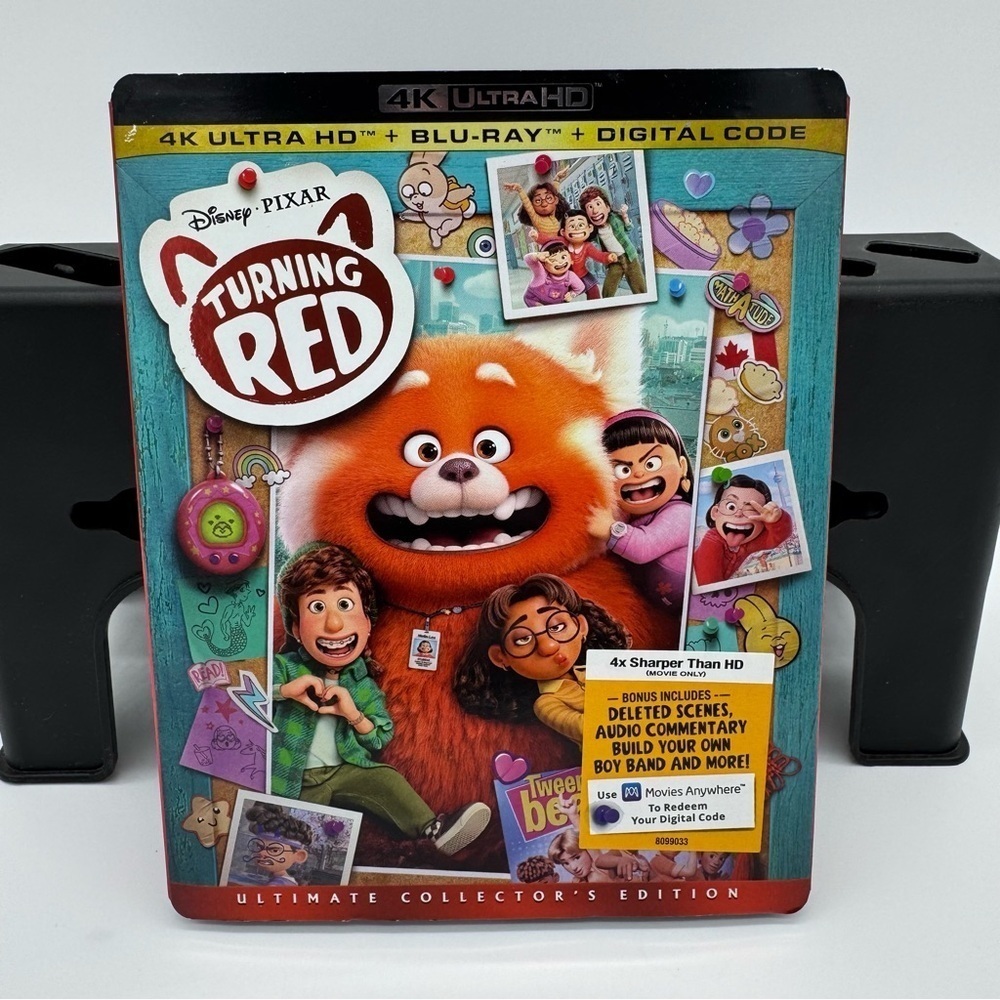 Turning Red 4K Ultra HD Blu-ray